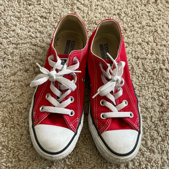 Red Converse Shoes: 4(m) 6(w) - Picture 5 of 9